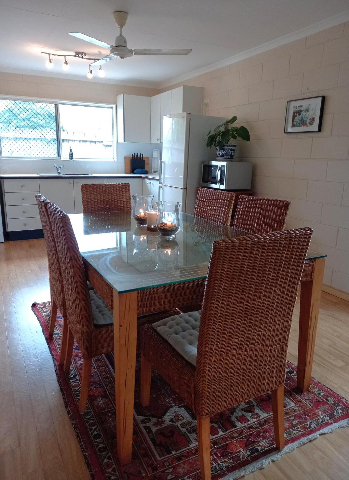J & Ella'S Holiday House - 1 Bedroom, 1 Bathroom Home クックタウン エクステリア 写真