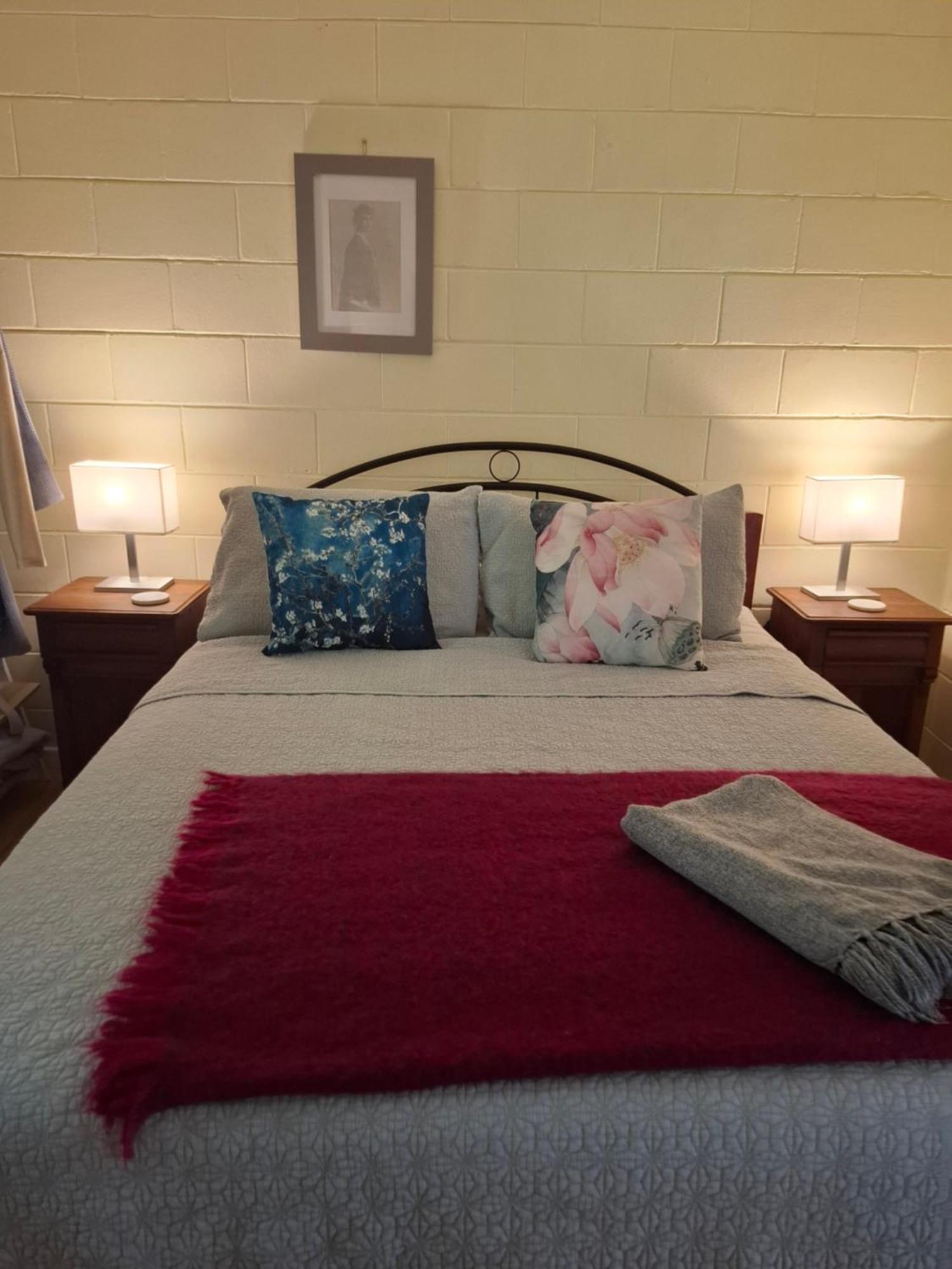 J & Ella'S Holiday House - 1 Bedroom, 1 Bathroom Home クックタウン エクステリア 写真